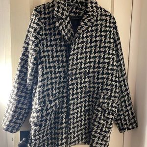 Houndstooth woman’s coat